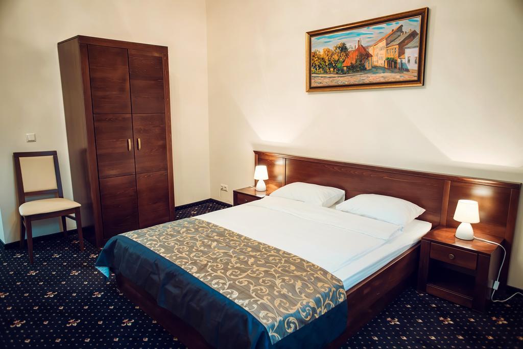Boutique Hotel Villa P Ujgorod Oda fotoğraf