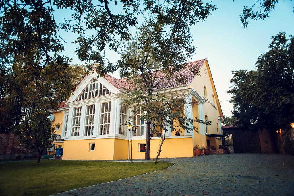 Boutique Hotel Villa P Ujgorod Dış mekan fotoğraf